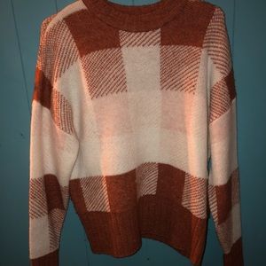 i havent worn this in a while but its super cute, comfy, and doesnt itch at all